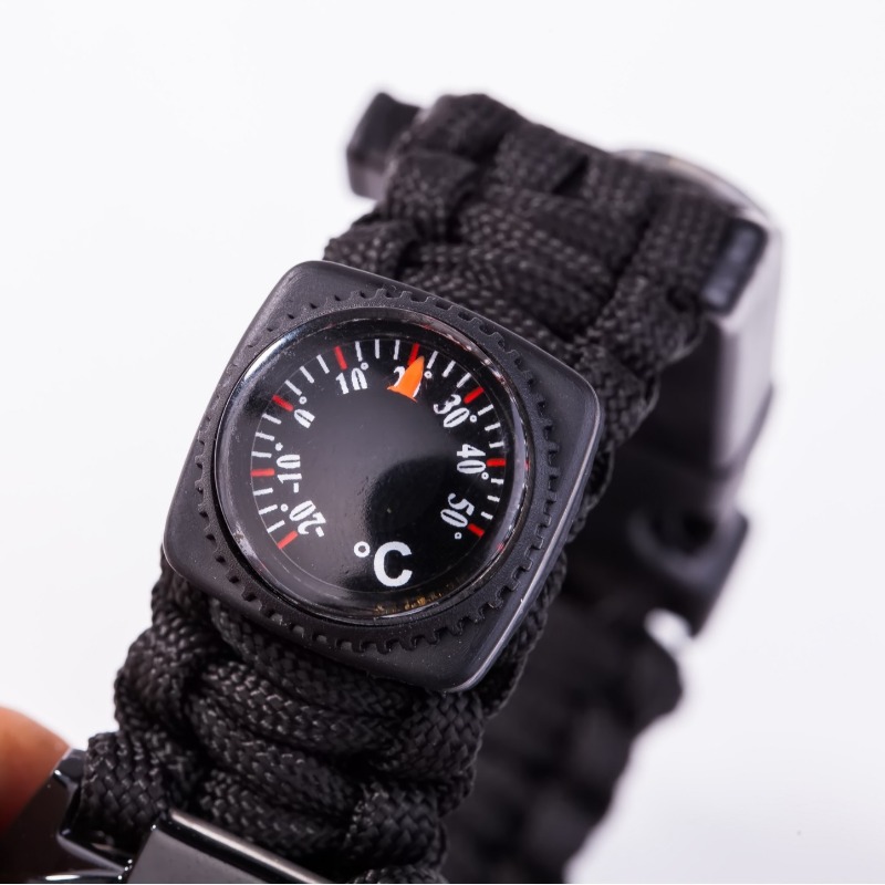 Montre d'extérieur multifoncti - Fire Starting Kit avis et prix